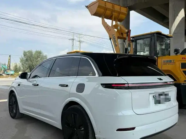 Li Auto L7 — Фото автомобиля 6