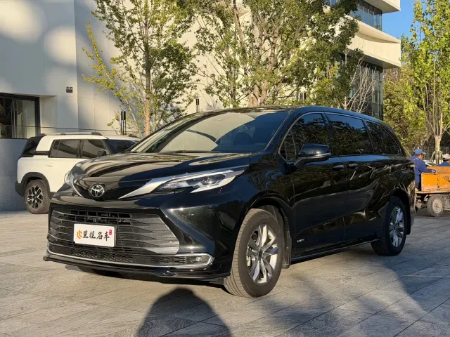 Фотография автомобиля — Toyota Sienna