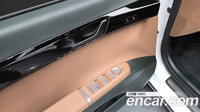 Hyundai Grandeur GN7 — Фото автомобиля 20