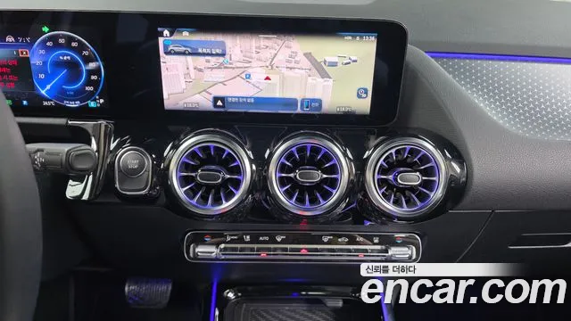 Mercedes-Benz EQA — Фото автомобиля 12