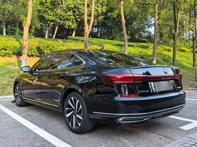 Volkswagen Passat — Фото автомобиля 6
