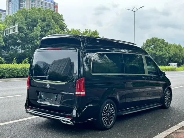 Mercedes-Benz V-Class — Фото автомобиля 6
