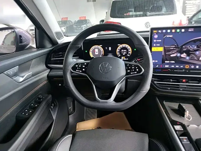 Volkswagen Passat — Фото автомобиля 10