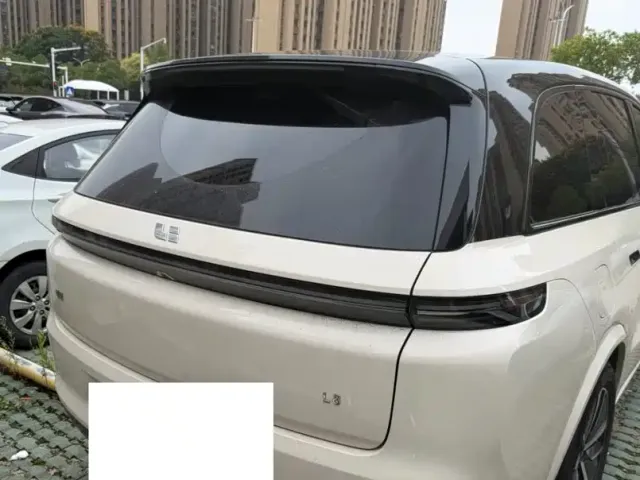 Li Auto L8 — Фото автомобиля 8