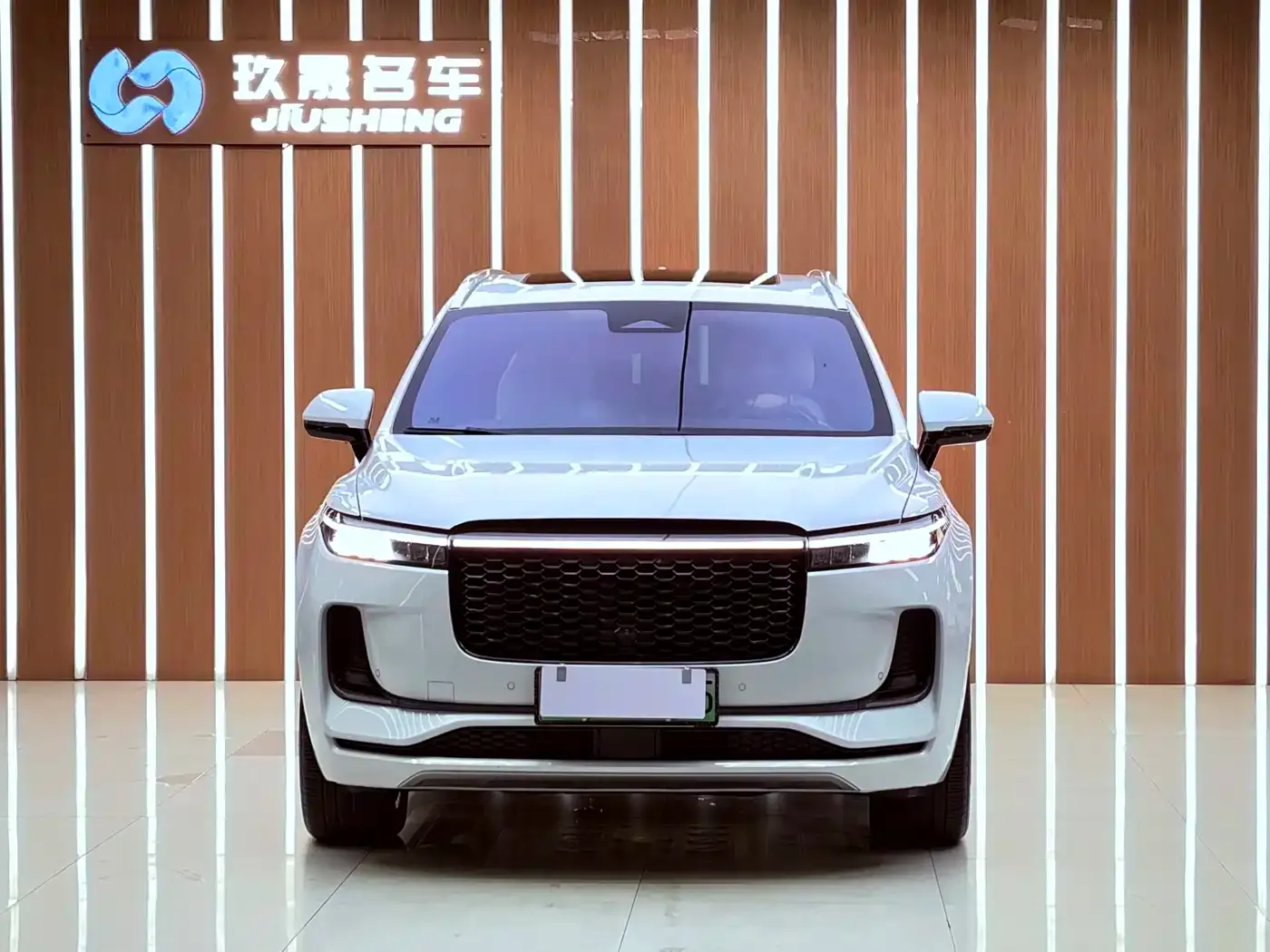Li Auto Li ONE 2021 Extended Range 6-Seater — Фото автомобиля 2