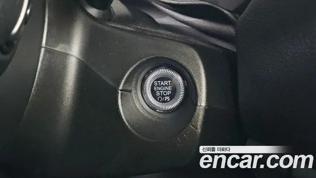 Jeep Renegade — Фото автомобиля 23