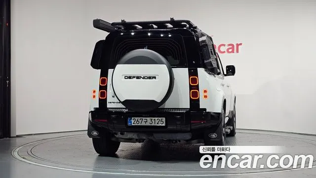 Land Rover Defender — Фото автомобиля 4