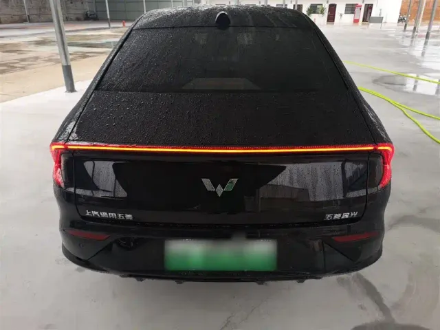 Wuling Starlight — Фото автомобиля 3