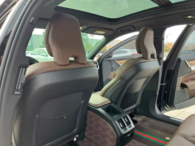 Volvo S90 — Фото автомобиля 15