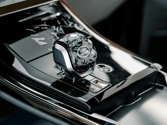 Land Rover Range Rover Sport — Фото автомобиля 16
