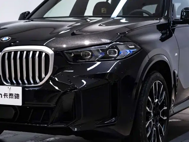 BMW BMW X5 2023 xDrive 40Li M Sport Black Night Package — Фото автомобиля 9
