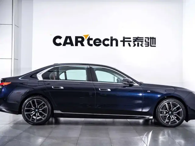 BMW 7 Series — Фото автомобиля 3