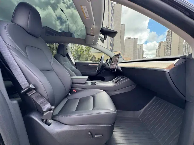 Tesla Model Y — Фото автомобиля 5