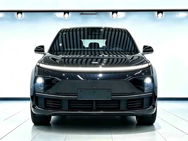 Li Auto L7 — Фото автомобиля 2