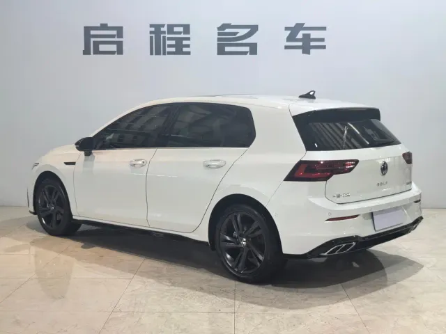 Volkswagen Golf — Фото автомобиля 6