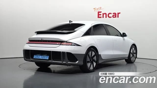 Hyundai Ioniq 6 — Фото автомобиля 2