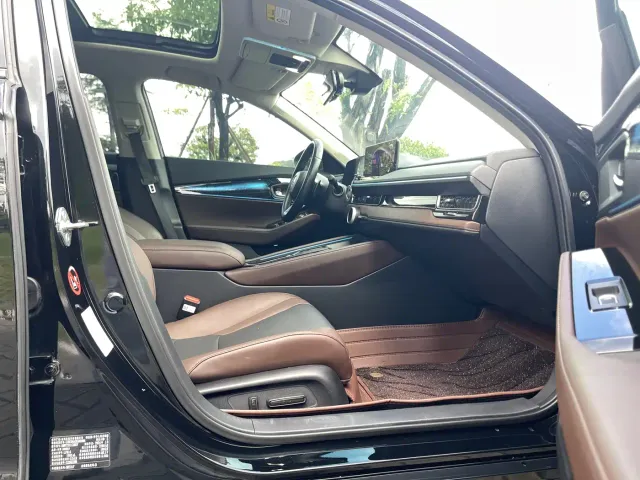 Honda Inspire Hybrid — Фото автомобиля 14