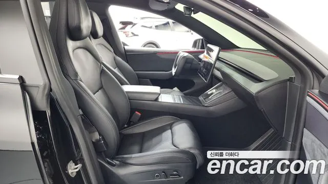 Tesla Model Y — Фото автомобиля 26