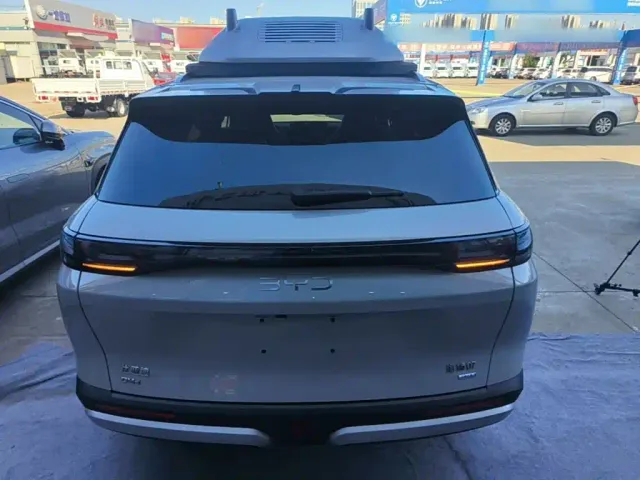 BYD Hai Shi 07 DM-i — Фото автомобиля 5