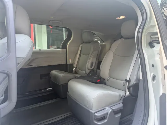 Toyota Granvia — Фото автомобиля 7
