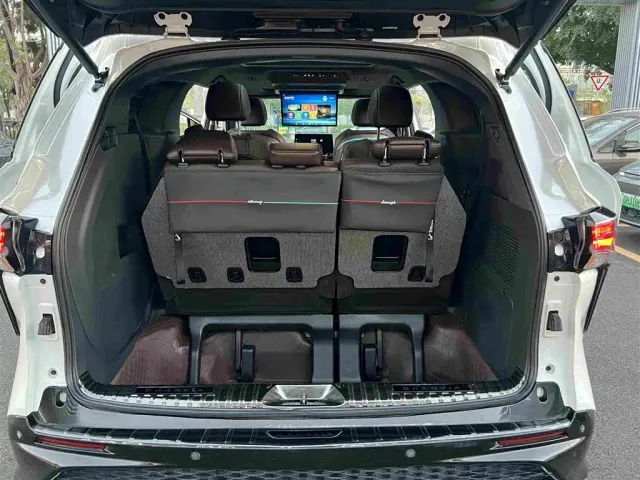 Toyota Granvia — Фото автомобиля 27
