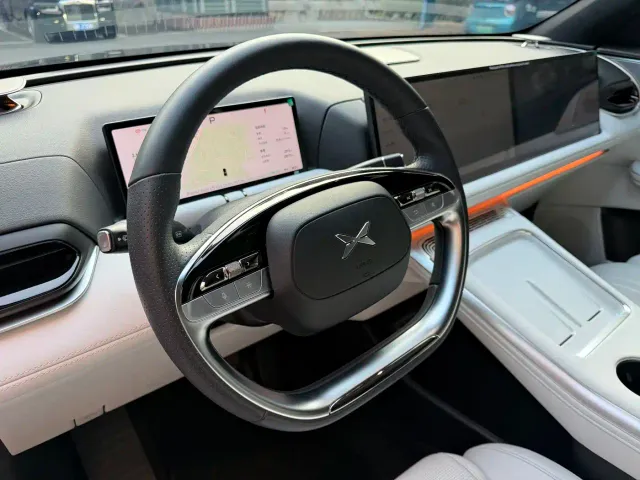 Xpeng G9 — Фото автомобиля 10