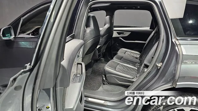 Audi Q7 55 TFSI quattro Premium — Фото автомобиля 12