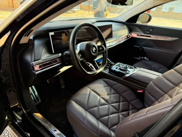 BMW 7 Series — Фото автомобиля 6