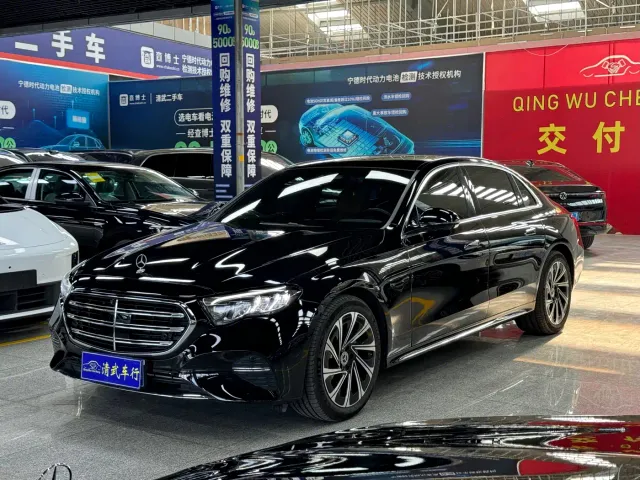 Фотография автомобиля — Mercedes-Benz E-Class
