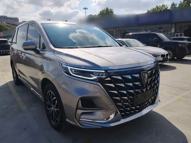 Roewe iMAX8 — Фото автомобиля 3