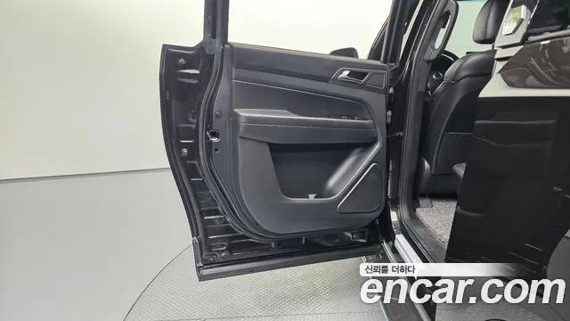 KG_Mobility_Ssangyong Rexton — Фото автомобиля 6