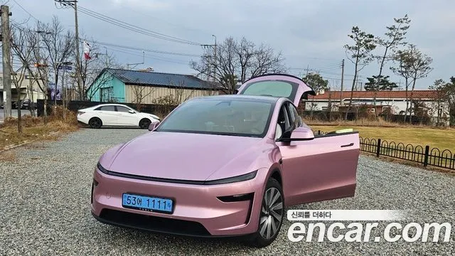 Tesla Model Y — Фото автомобиля 5