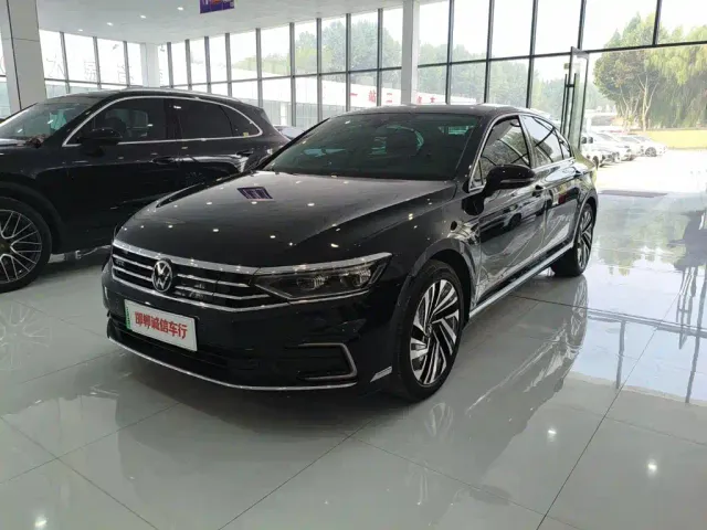 Фотография автомобиля — Volkswagen Magotan