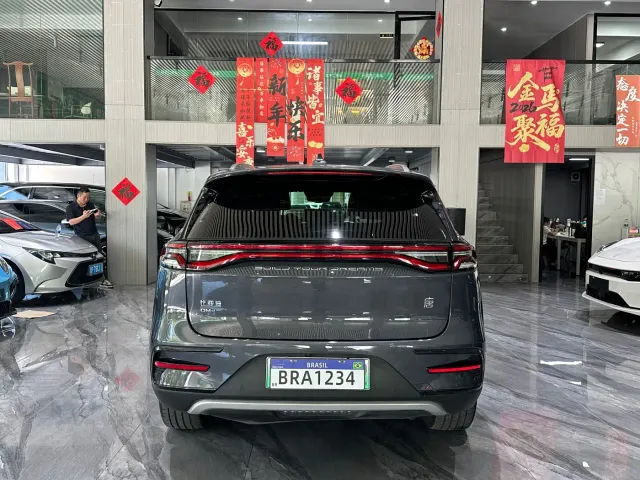 BYD Tang — Фото автомобиля 29