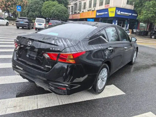 Nissan Teana — Фото автомобиля 5