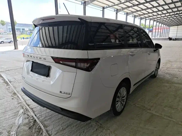 Wuling Jiachen — Фото автомобиля 6