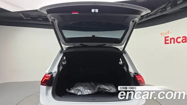 Volkswagen Tiguan Tiguan 2 поколение 2.0 TDI 4Motion Prestige — Фото автомобиля 16
