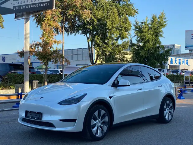 Фотография автомобиля — Tesla Model Y