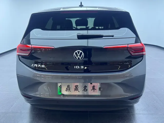 Volkswagen ID.3 — Фото автомобиля 11