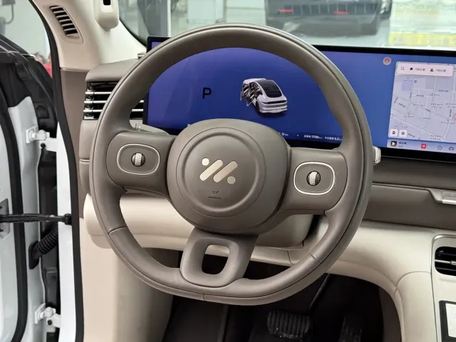 IM Motors LS6 — Фото автомобиля 14