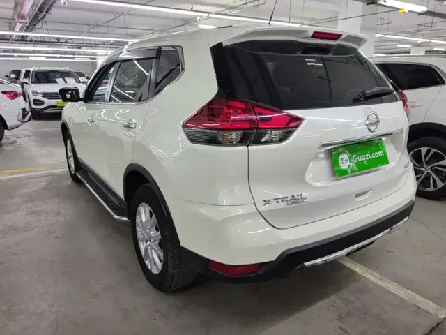 Nissan X-Trail — Фото автомобиля 4