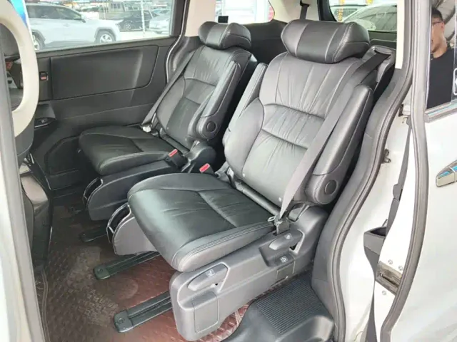 Honda Odyssey — Фото автомобиля 14