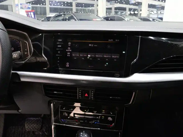 Volkswagen Passat — Фото автомобиля 12