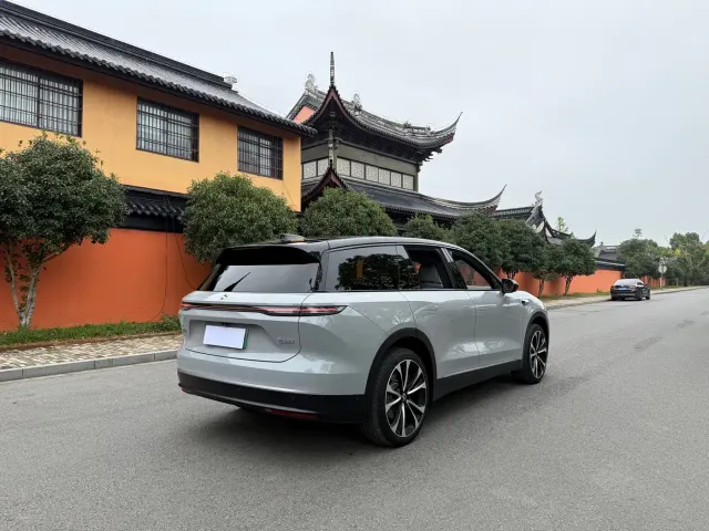 Nio ES8 — Фото автомобиля 5