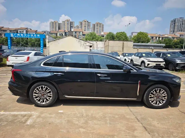 Hongqi H5 — Фото автомобиля 11