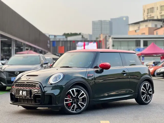 Фотография автомобиля — MINI John Cooper Works