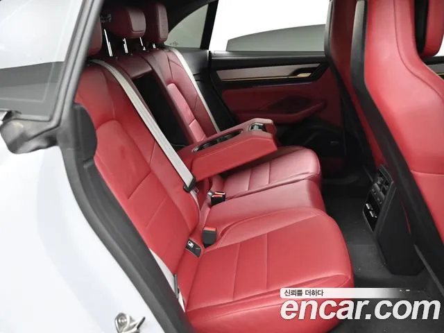 Porsche Macan — Фото автомобиля 12