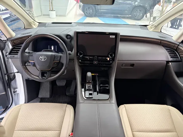 Toyota Alphard — Фото автомобиля 24