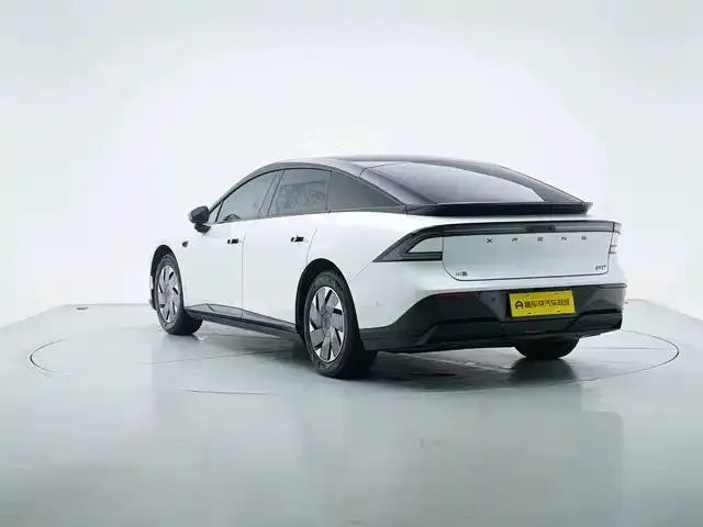 Xpeng P7+ — Фото автомобиля 6