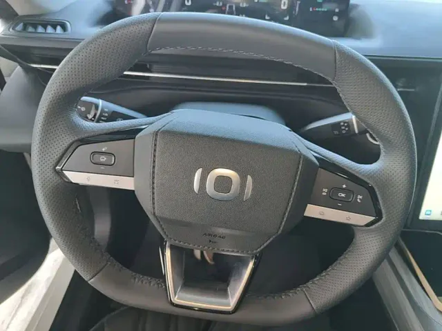 Changan Qiyuan A05 — Фото автомобиля 10